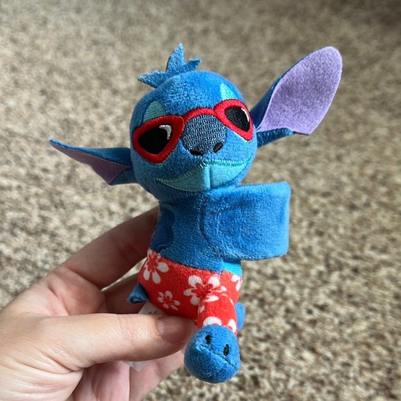 Disney | Toys | Disney Cutie Cuff Hawaiian Stitch | Poshmark